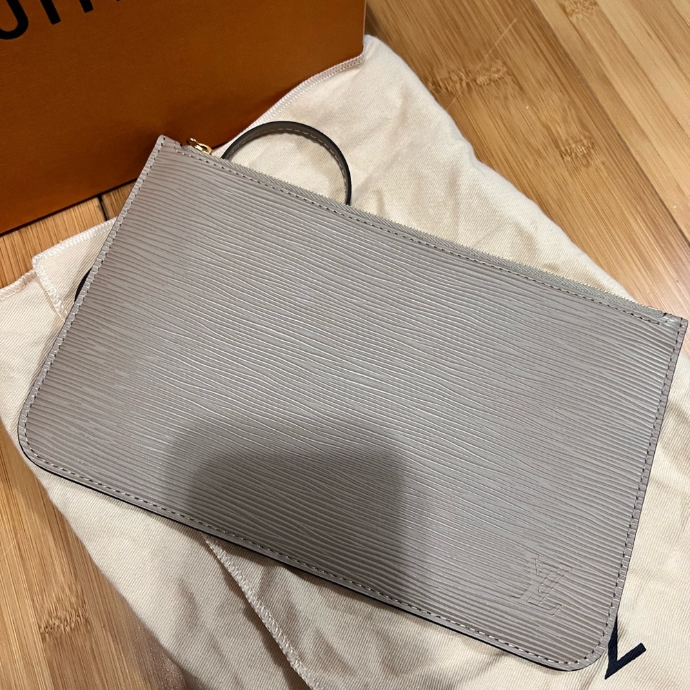 Louis vuitton Nerverfull epi leather detachable bag
